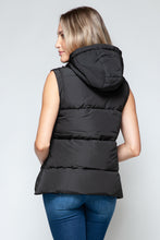 Load image into Gallery viewer, Hynira Snap and Zip Closure Hooded Vest