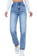 Load image into Gallery viewer, Dani Straight Jeans with Pockets