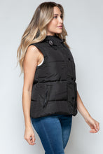Load image into Gallery viewer, Hynira Snap and Zip Closure Hooded Vest