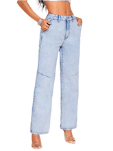 Load image into Gallery viewer, Jae Straight Leg Jeans with Pockets
