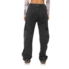 Load image into Gallery viewer, Ryan Straight Jeans with Pockets
