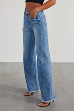 Load image into Gallery viewer, Tyra Raw Hem Wide Leg Jeans with Pockets
